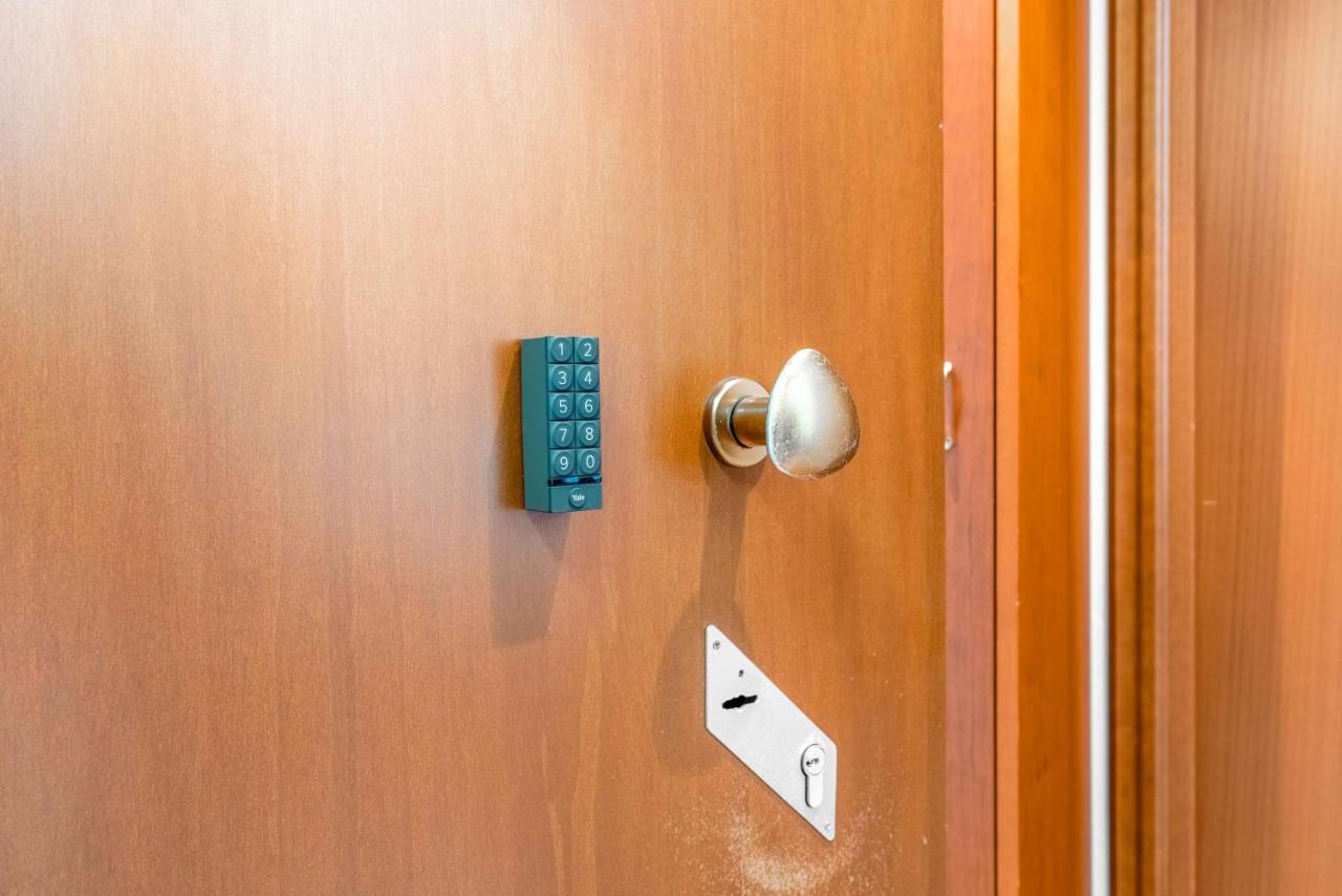Zona Navigli - Smart House Con Tv 50 E Fast Wifi Appartamento *