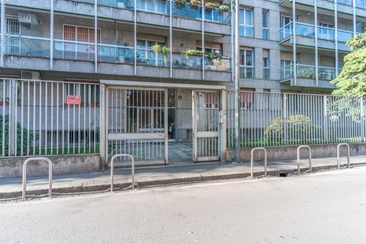 Zona Navigli - Smart House Con Tv 50 E Fast Wifi Appartamento