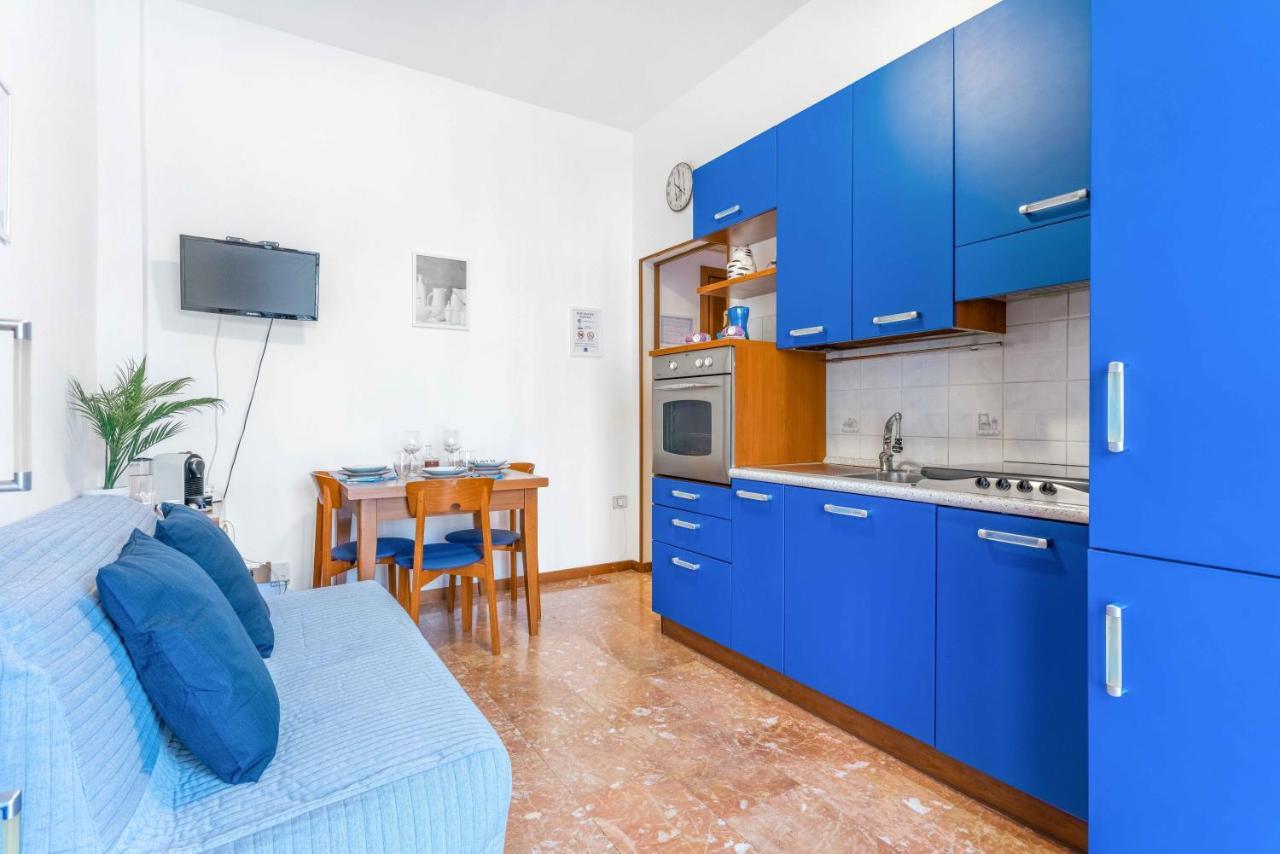 Zona Navigli - Smart House Con Tv 50 E Fast Wifi Appartamento
